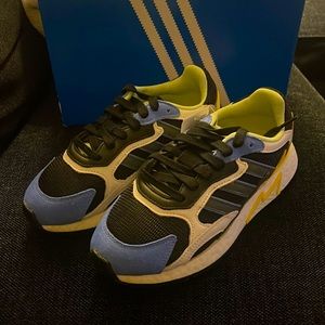New in box Adidas Tresc Run Sneakers
